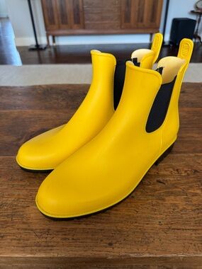 Asgard Yellow Chelsea Rain Boots Size 43/12